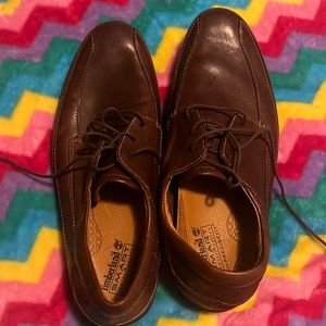 Mens timberland smart comfort 9/9.5 brown shoe.